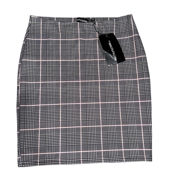PrettyLittleThing Grey Check Mini Skirt NWT Size 6 - Picture 1 of 6